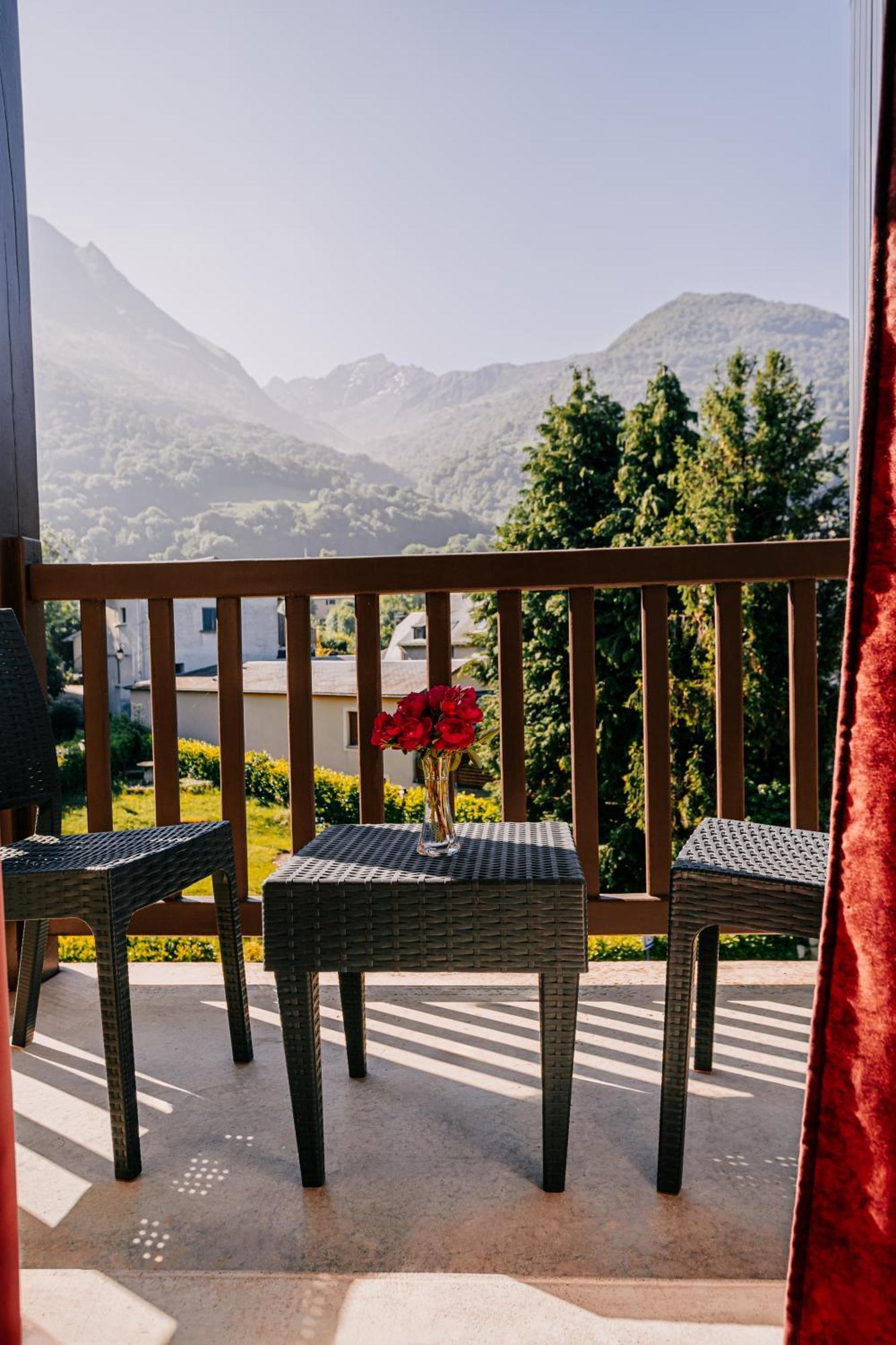 Hotel Le Montaigu Luz-Saint-Sauveur Eksteriør billede